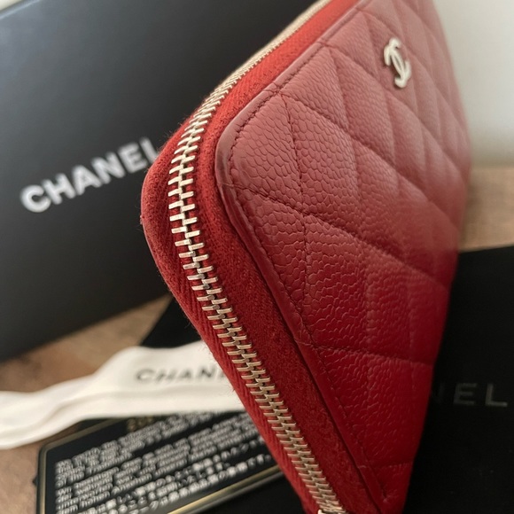 Authentic Chanel zippy caviar wallet - Picture 10 of 16